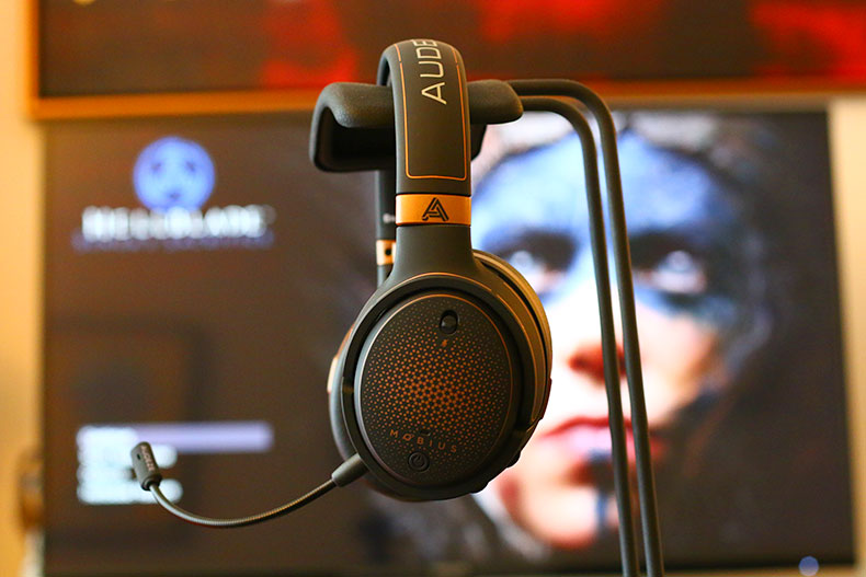 Audeze mobius vs discount hyperx cloud orbit